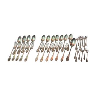 37 silver metal cutlery set