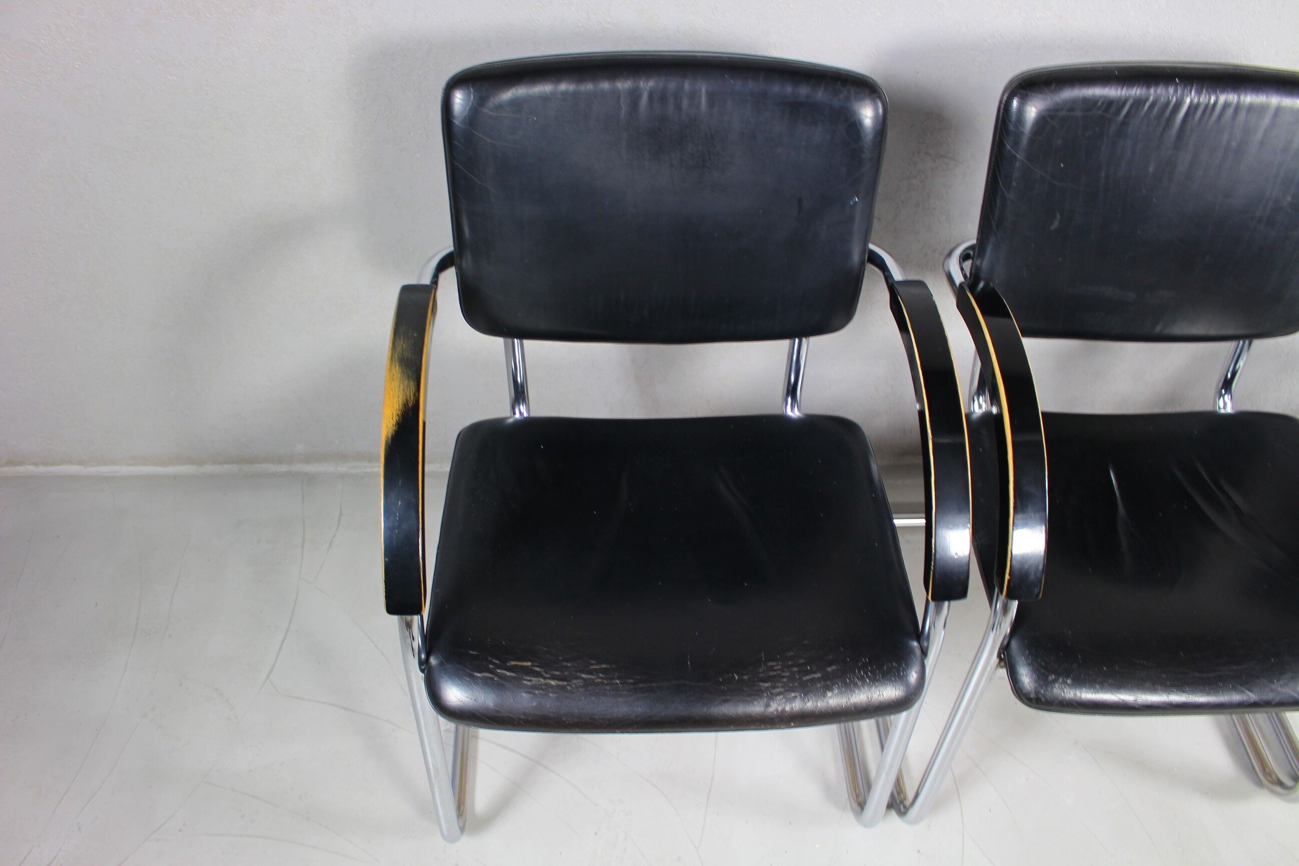 Set of 4 vintage tubular steel lounge chair