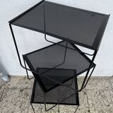 Minimalist nesting table