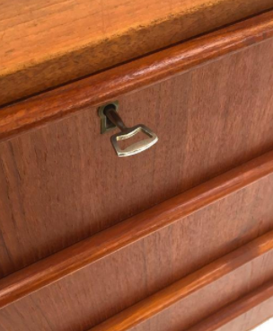 Commode danoise années 60-70 en teck