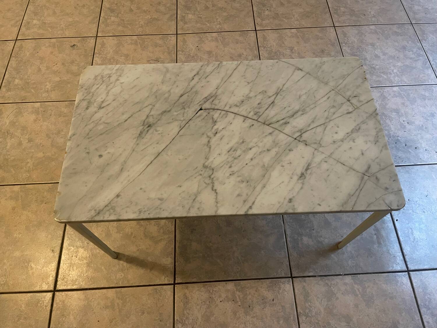 White marble base table