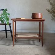 Table basse porte revue vintage en teck et corde