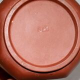 Théière chinoise en grès de Yixing gravée