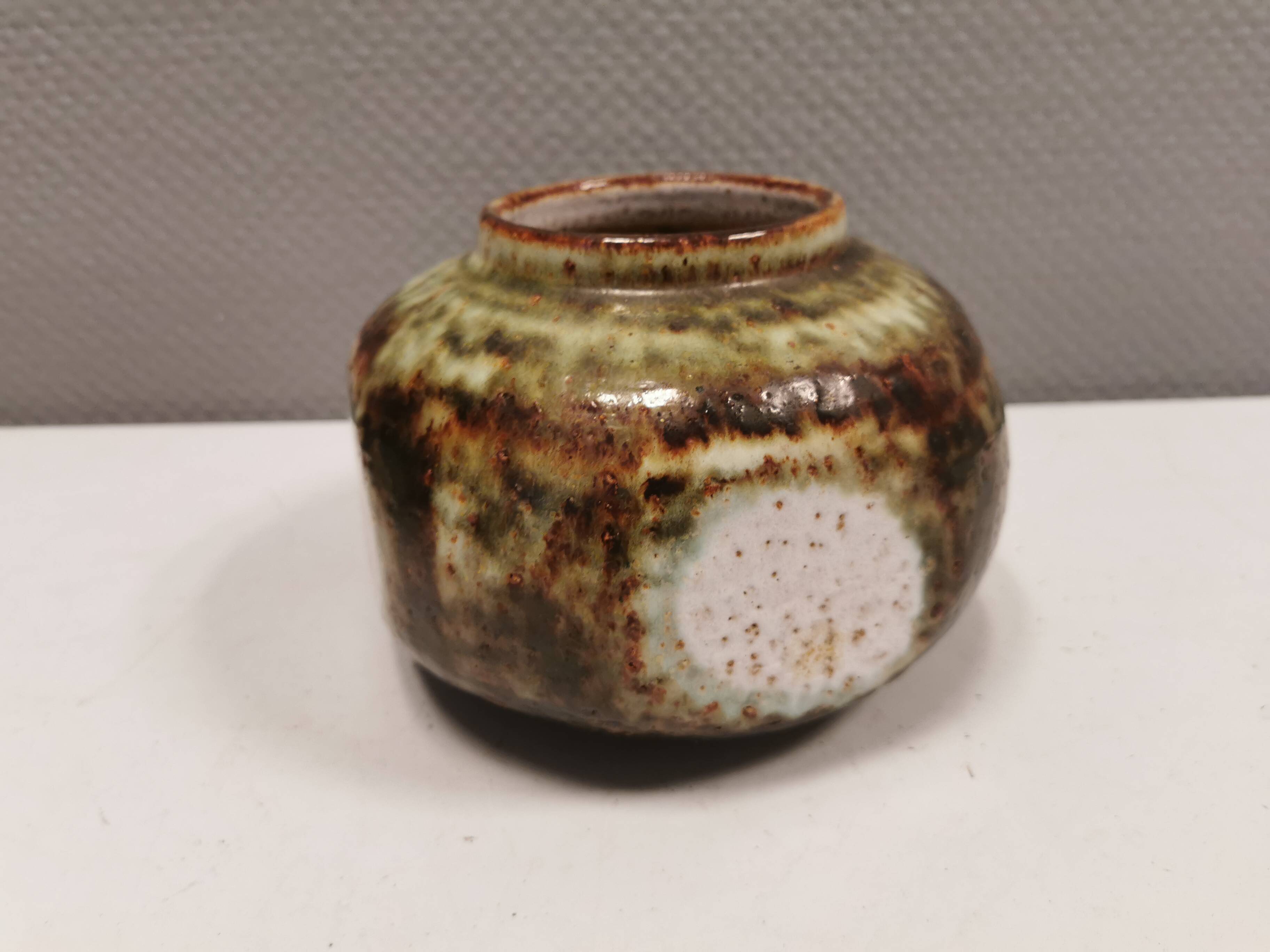 Beautiful vase from Danish Kingo Ceramics (Signature KK) 1980s. signed on the bottom.