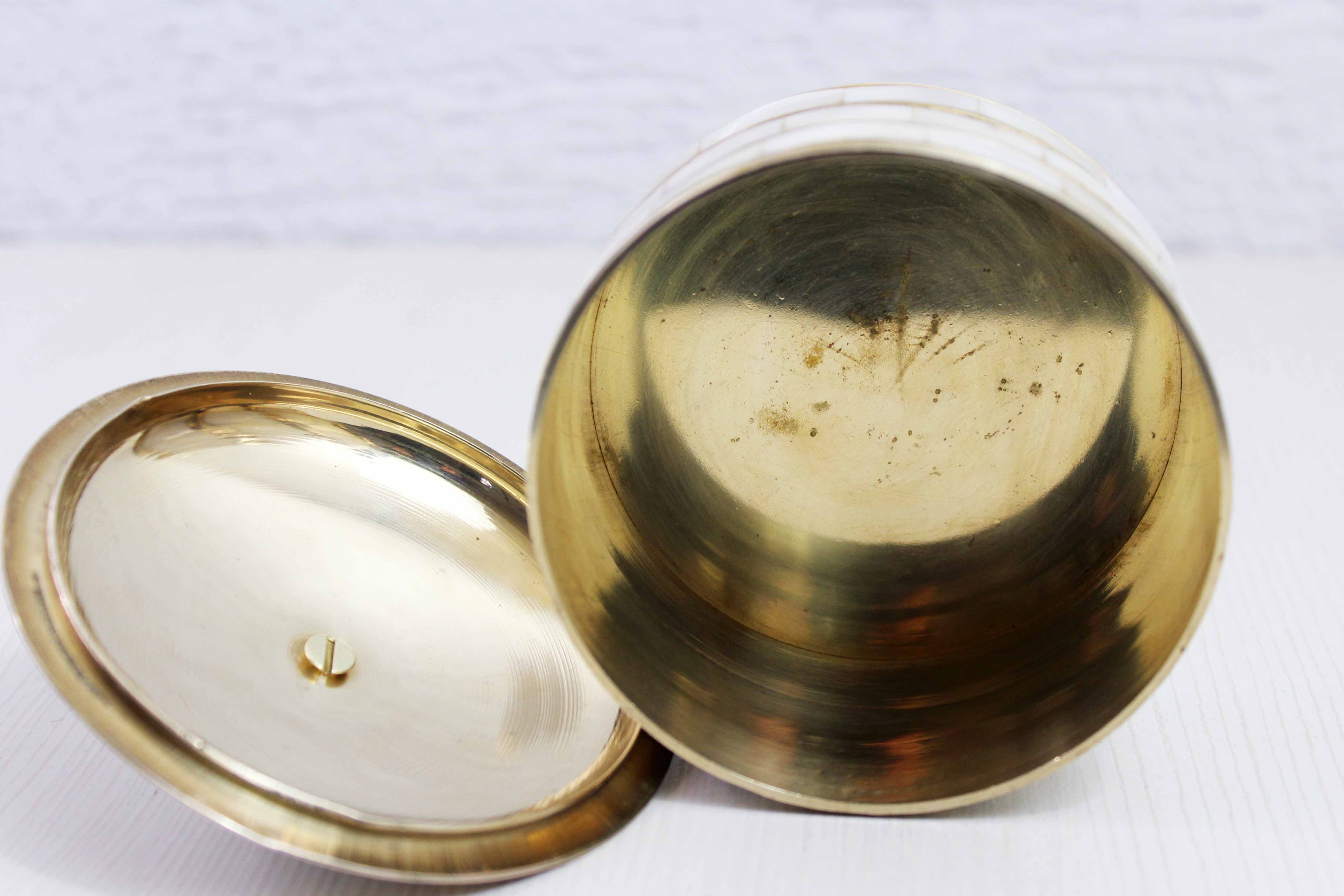 Vintage box in brass and mother-of-pearl