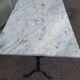 Table de bistrot en marbre