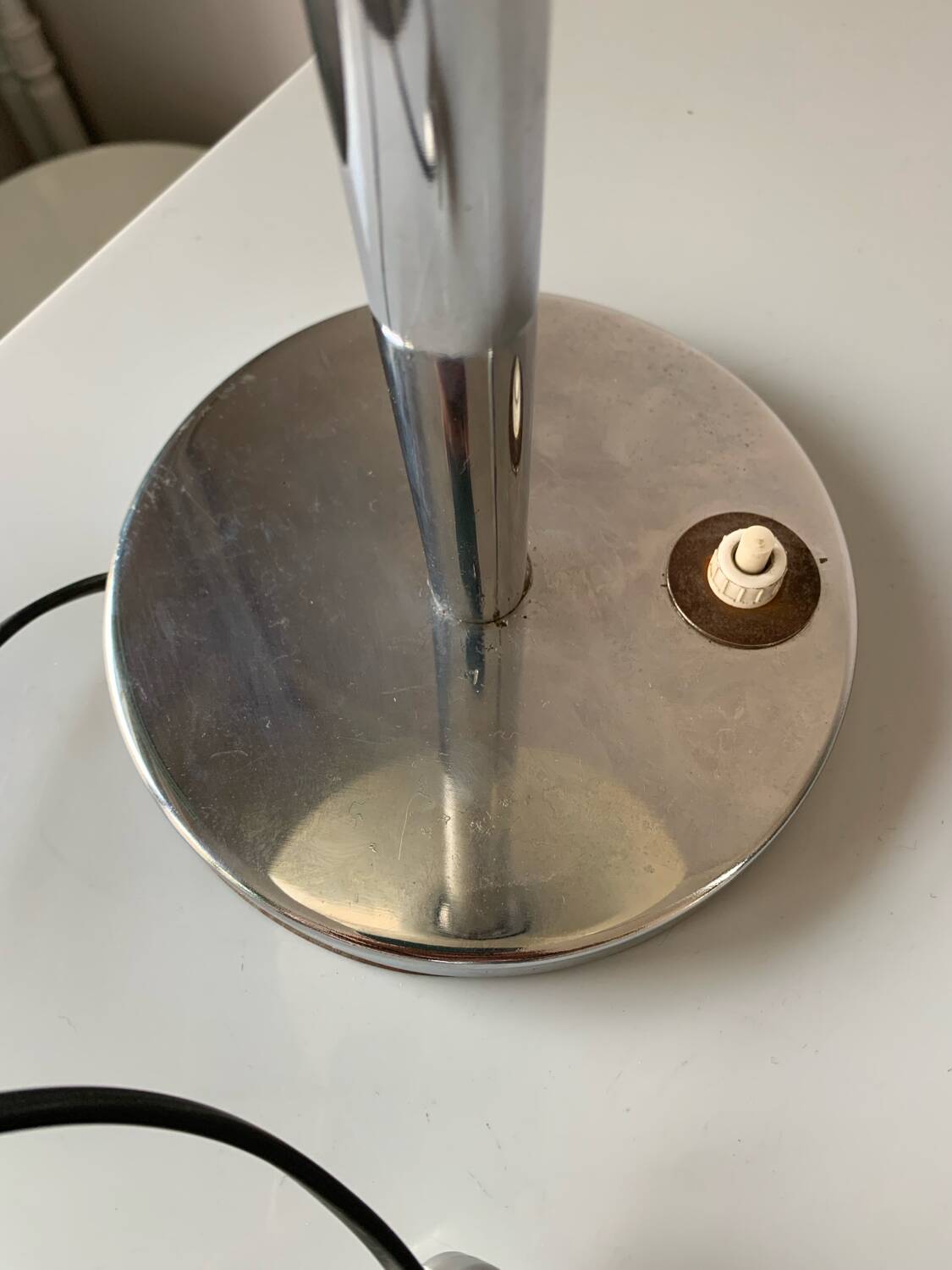 Art deco white opaline chrome lamp