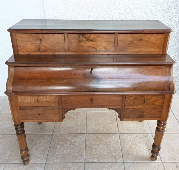 Bureau à cylindre Louis Philippe en noyer époque 19ème