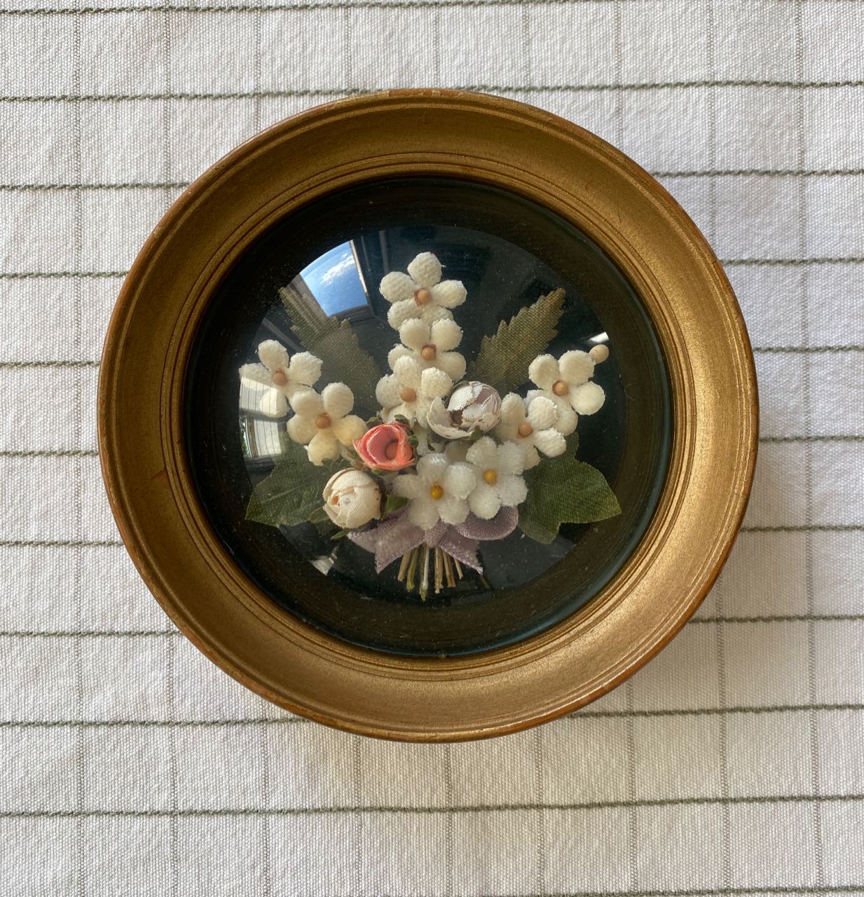 Vintage bulging frame