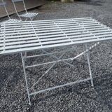 Folding garden furniture in white patinated iron