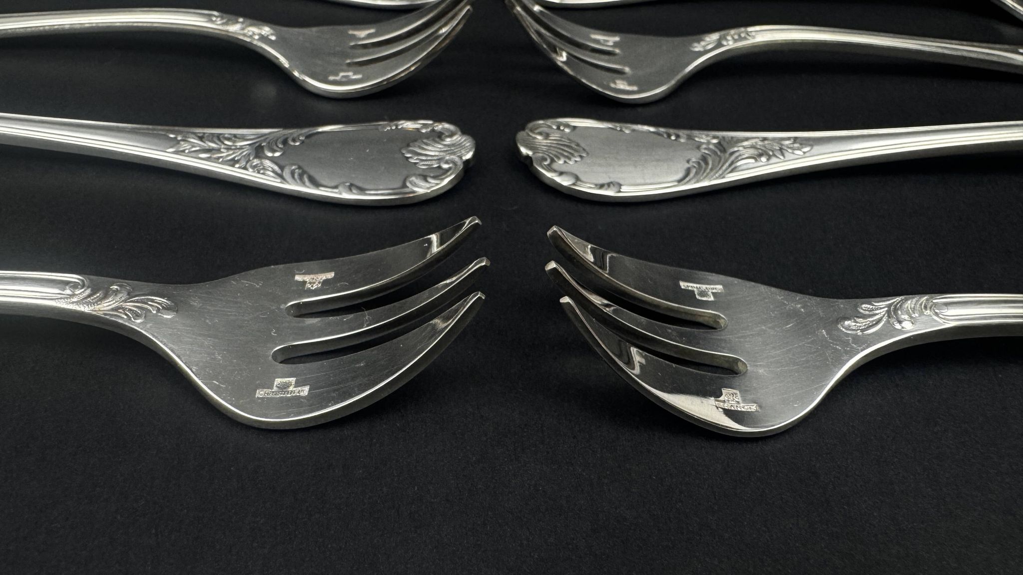 Set of 12 Christofle Marly oyster forks – new in blister pack, sealed original box.