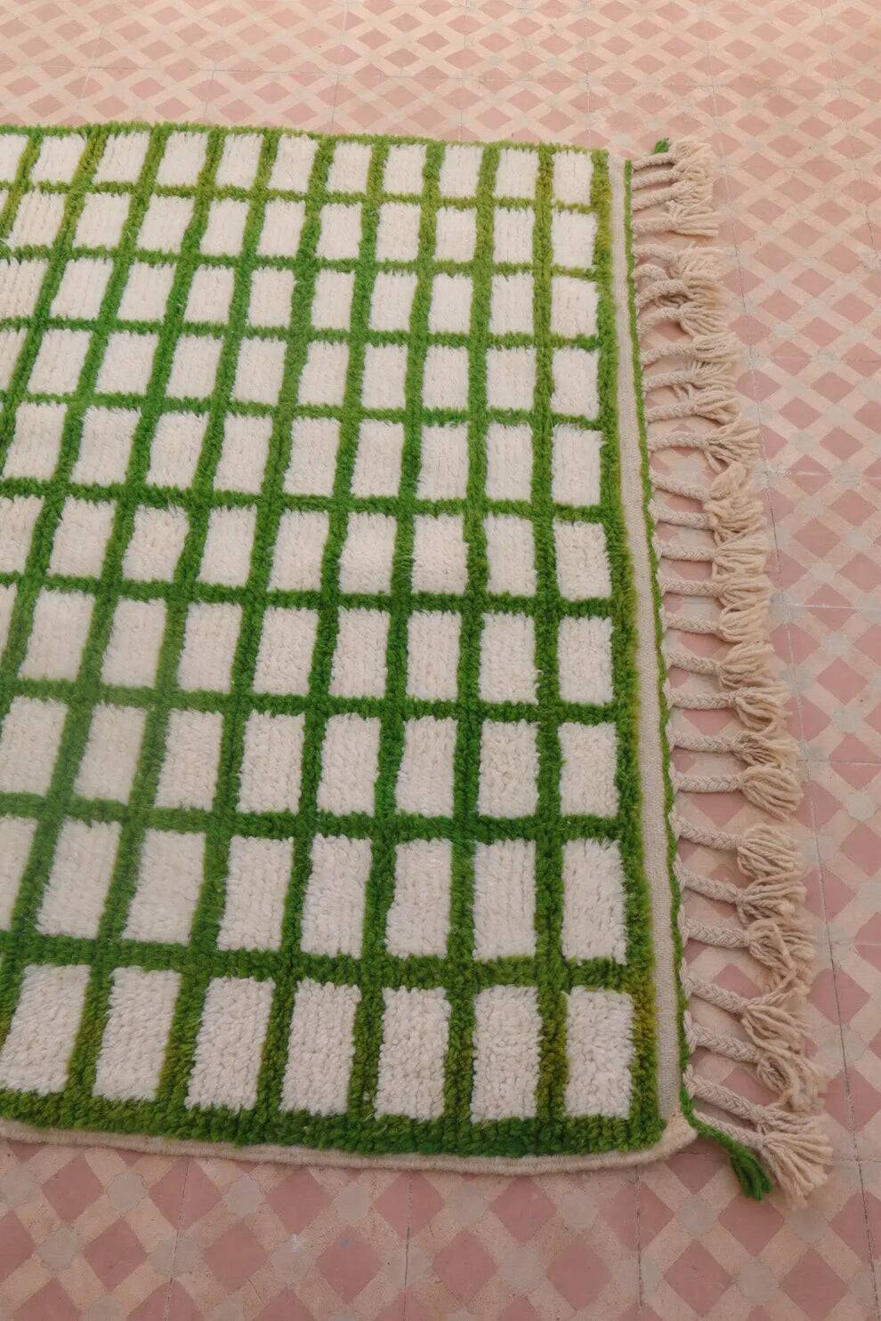 Traditional hand-woven Beni Ouraine rug, size 150 x 250 cm