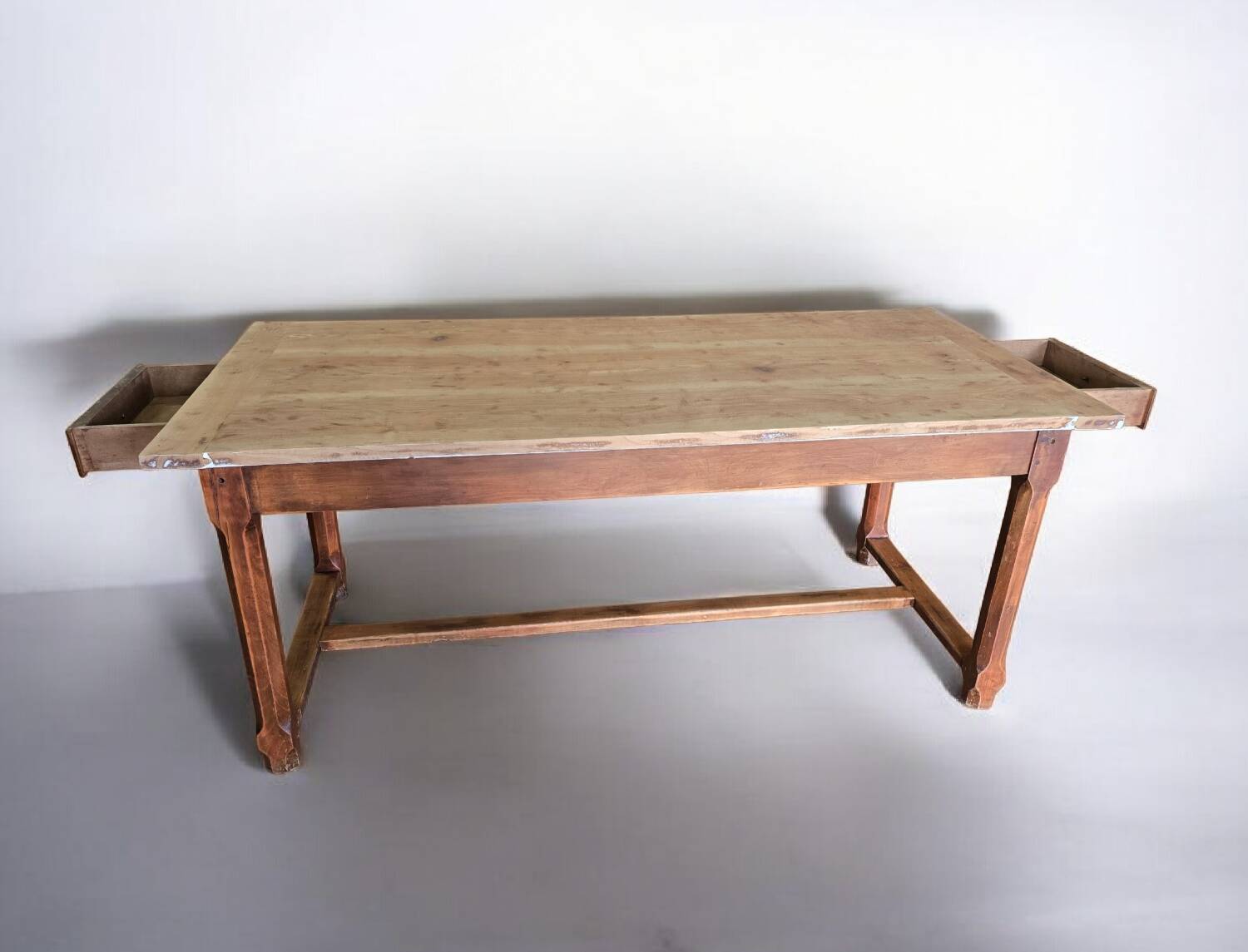 Farm table in solid pine with two drawers – 19th century