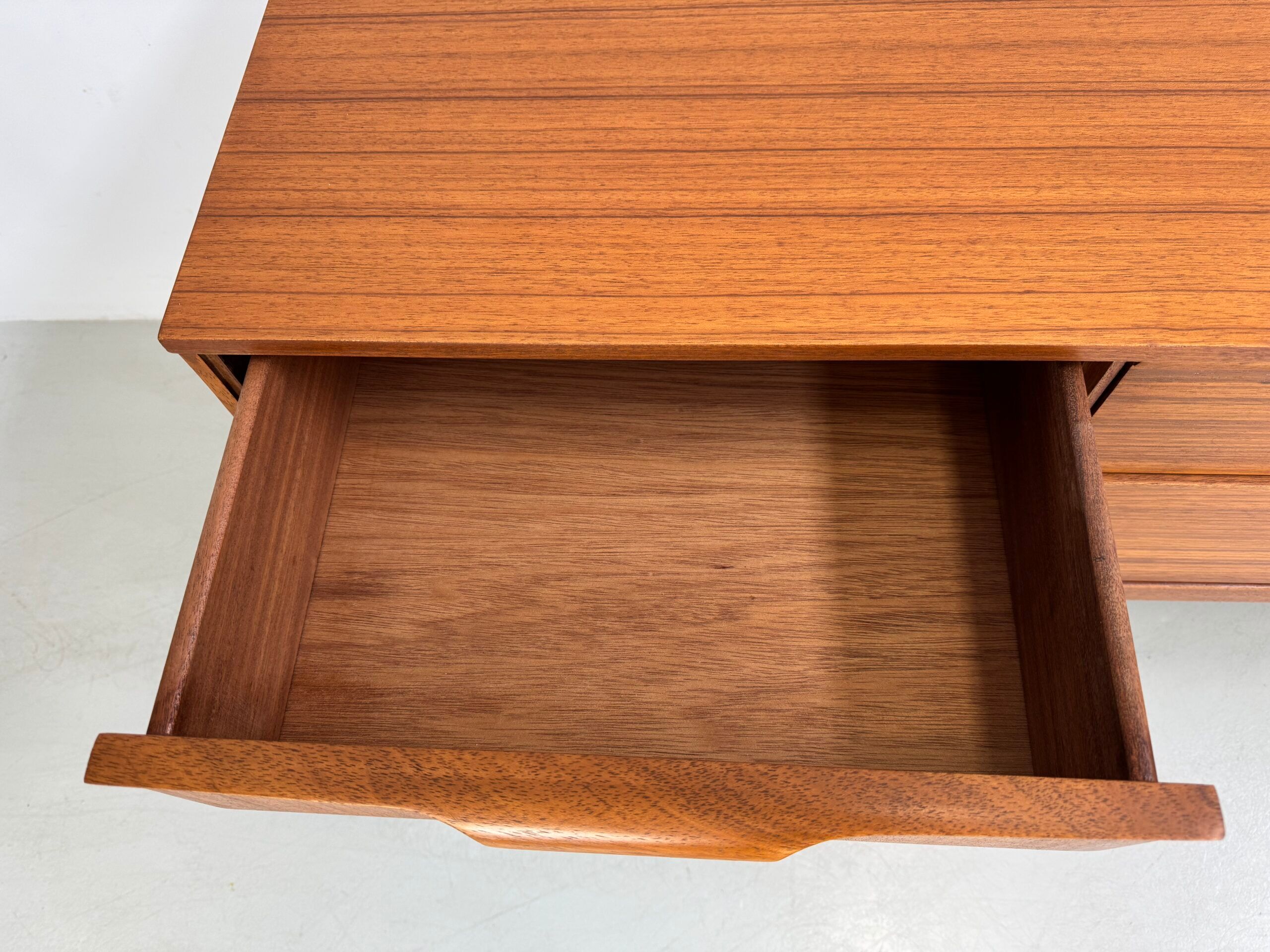 Vintage Austinsuite sideboard.
