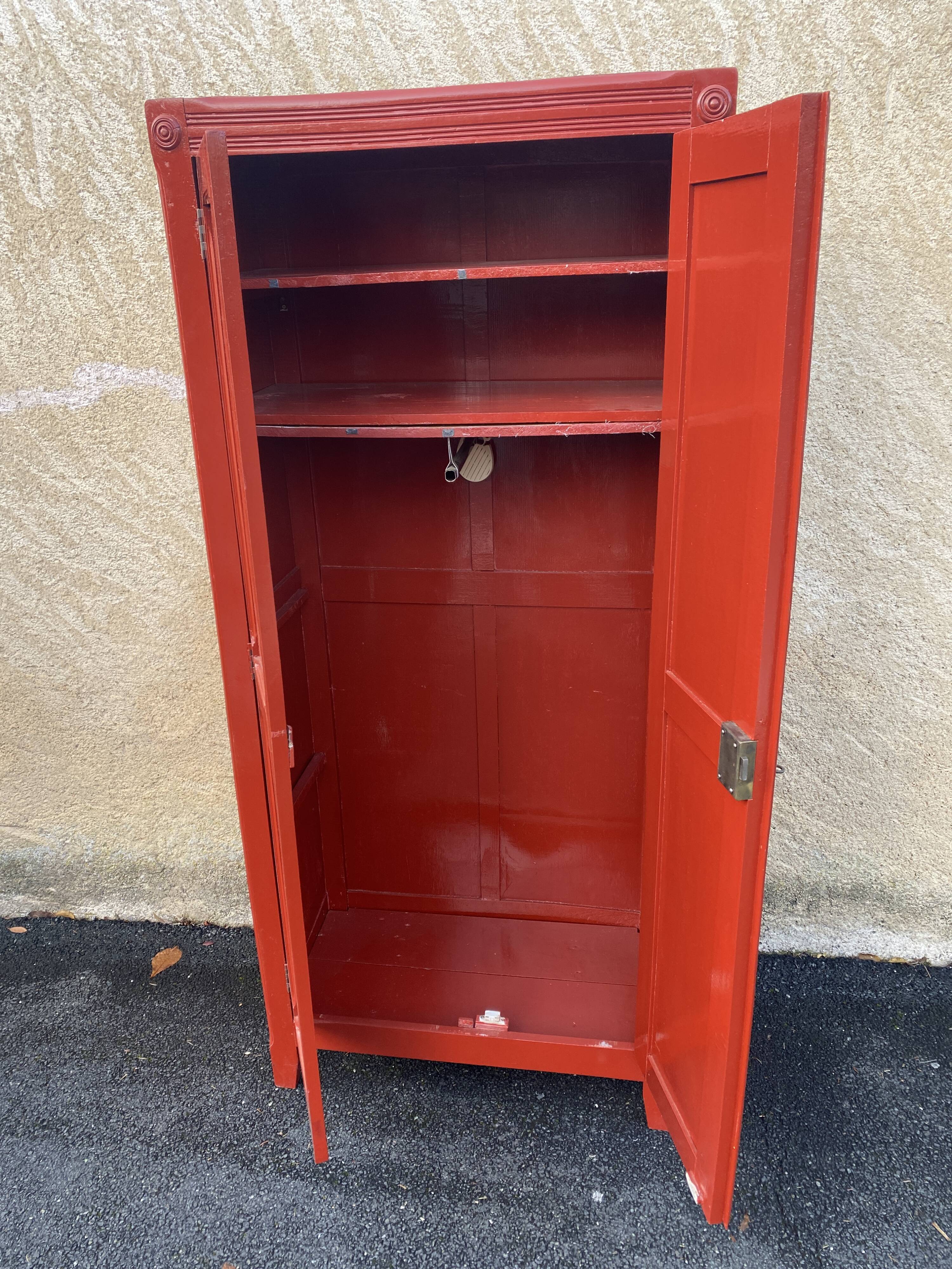 Armoire parisienne