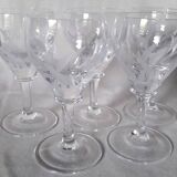 5 petits verres à pied cristal gravé
