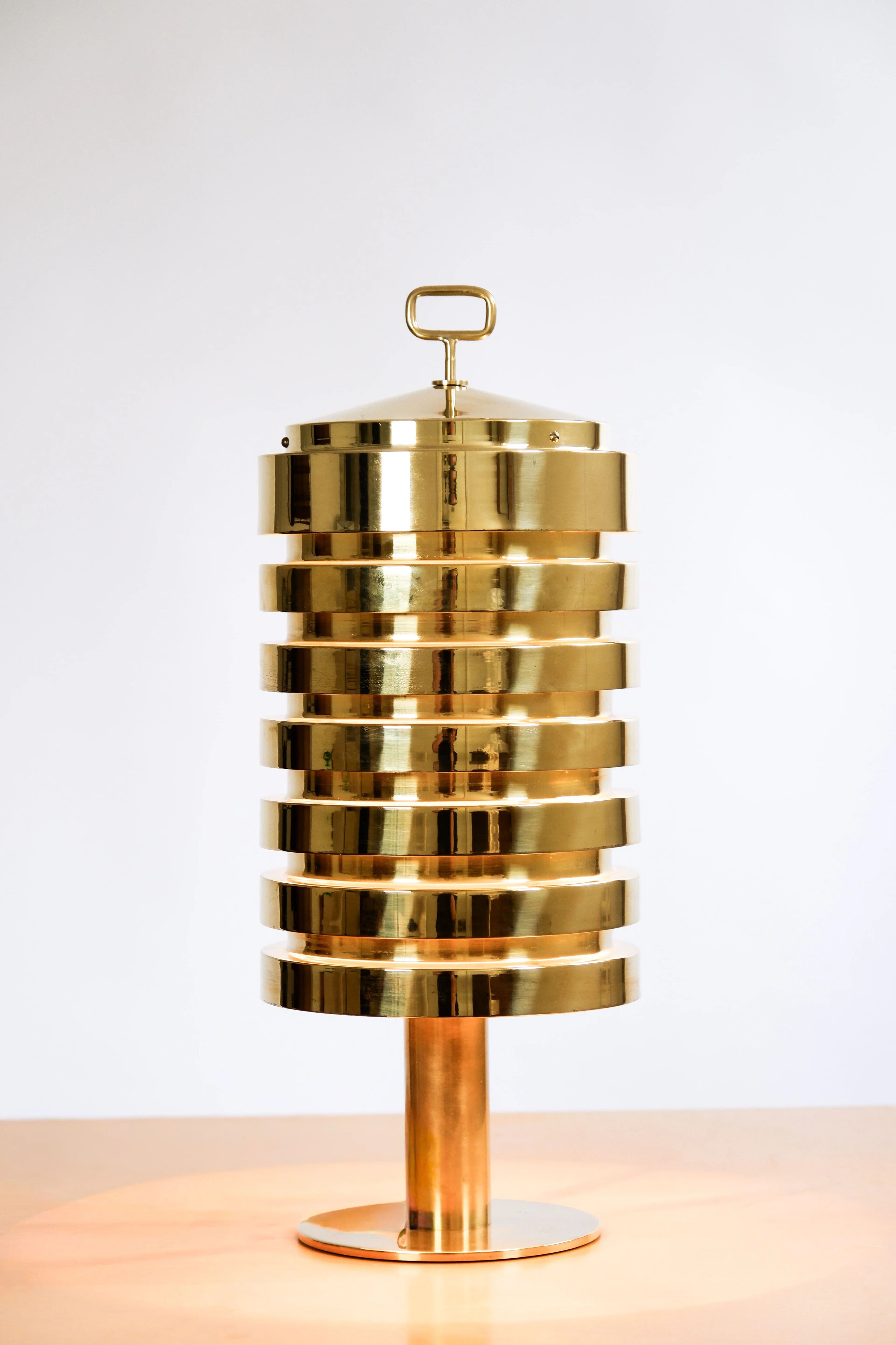 Hans Agne Jakobsson B99 table lamp. Circa 1960.