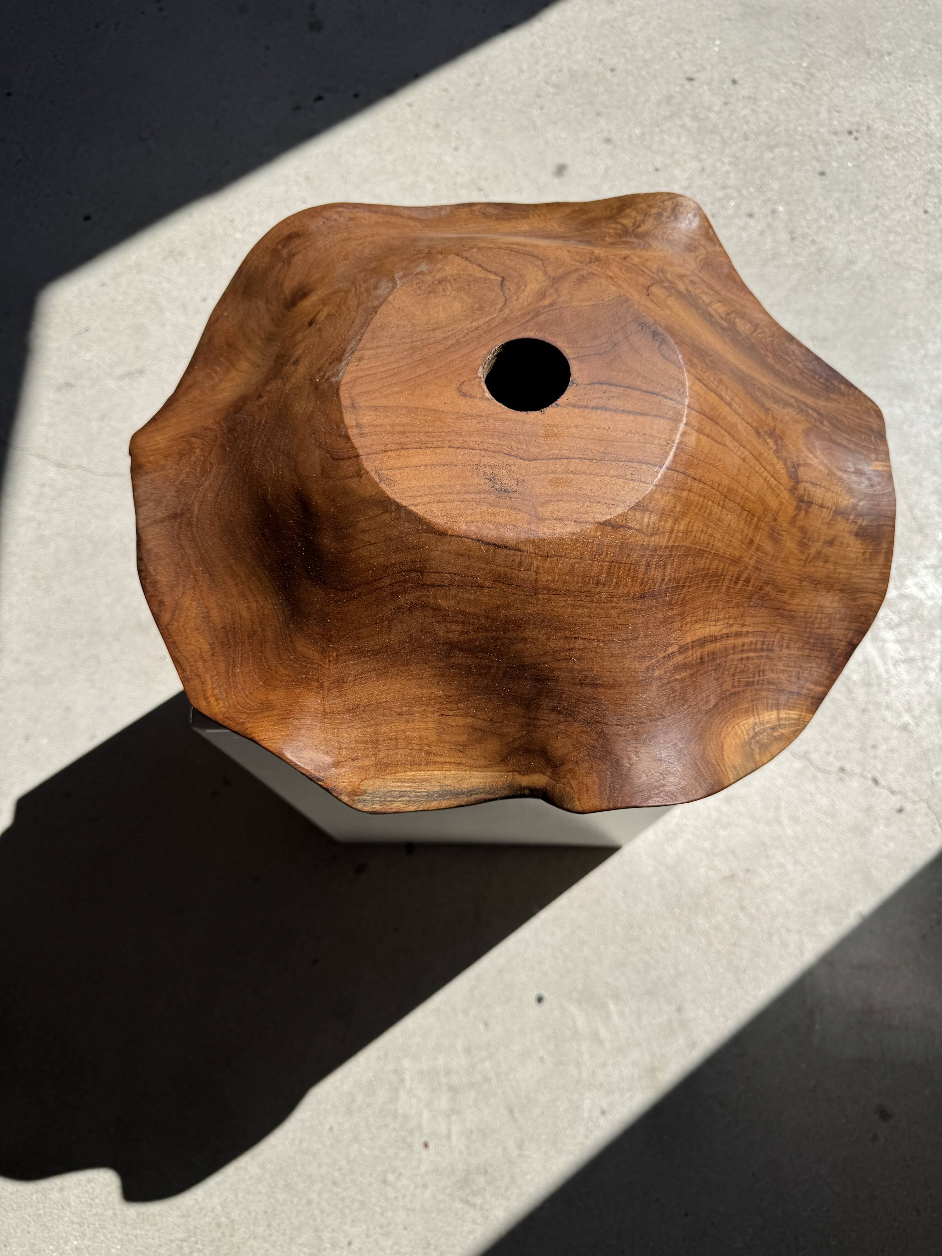 Average suspension flat wavy leaf in teak flower stripes D:40