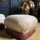 Fauteuil Et Son Pouf De Style Napoléon III à Décor De Noeuds Roses