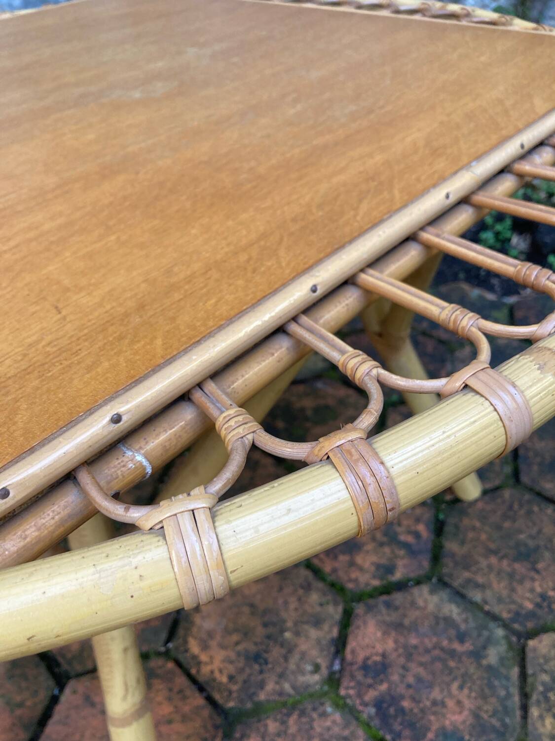 Vintage rattan lounge