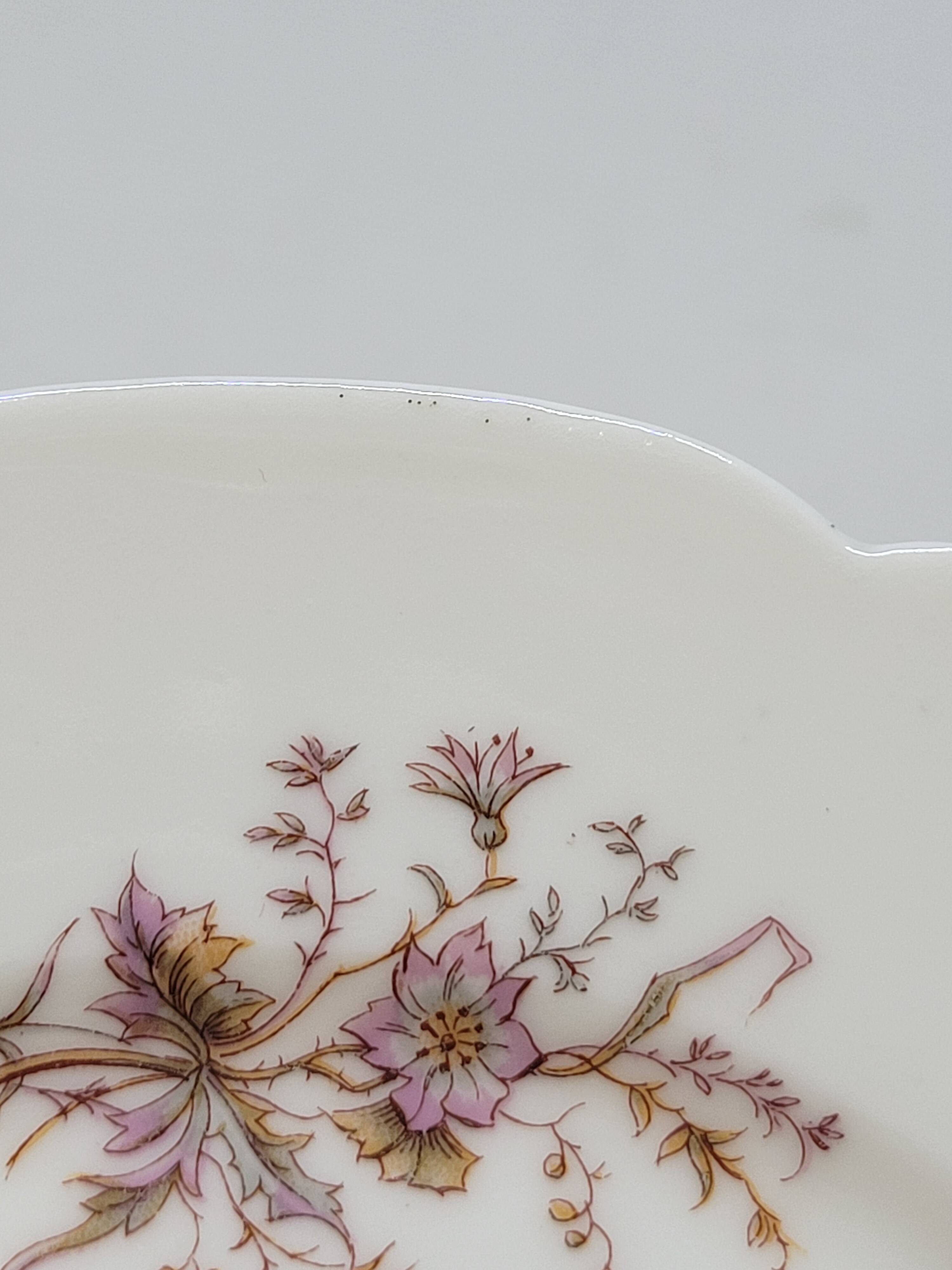 Superb Plate Dish on Pedestal 19th Century White Porcelain Bird Decor