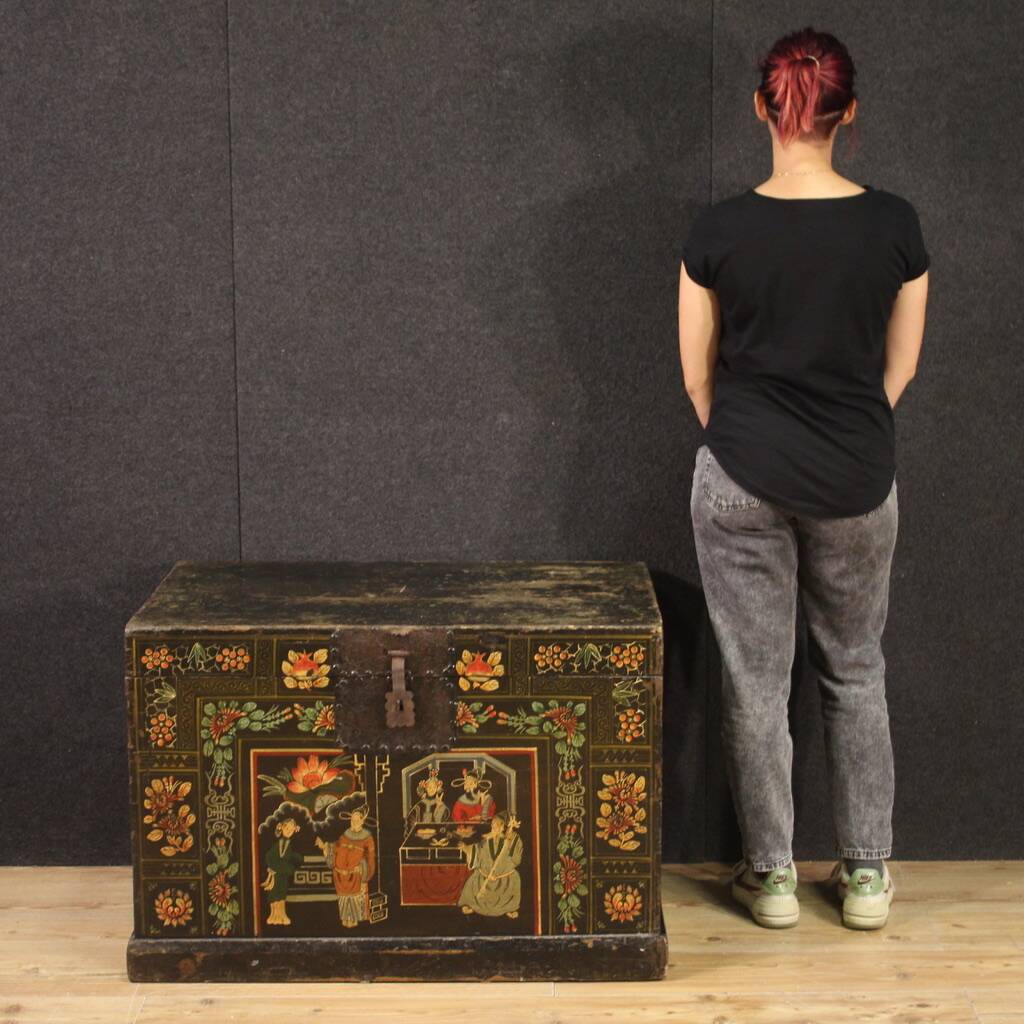 Small Chinese Chest from the 20th Century