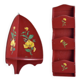 Vintage mail holder and matching plant holder in red painted wood - floral decor - 1970s