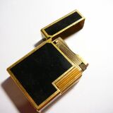 1 DUPONT collector's lighter in black Chinese lacquer