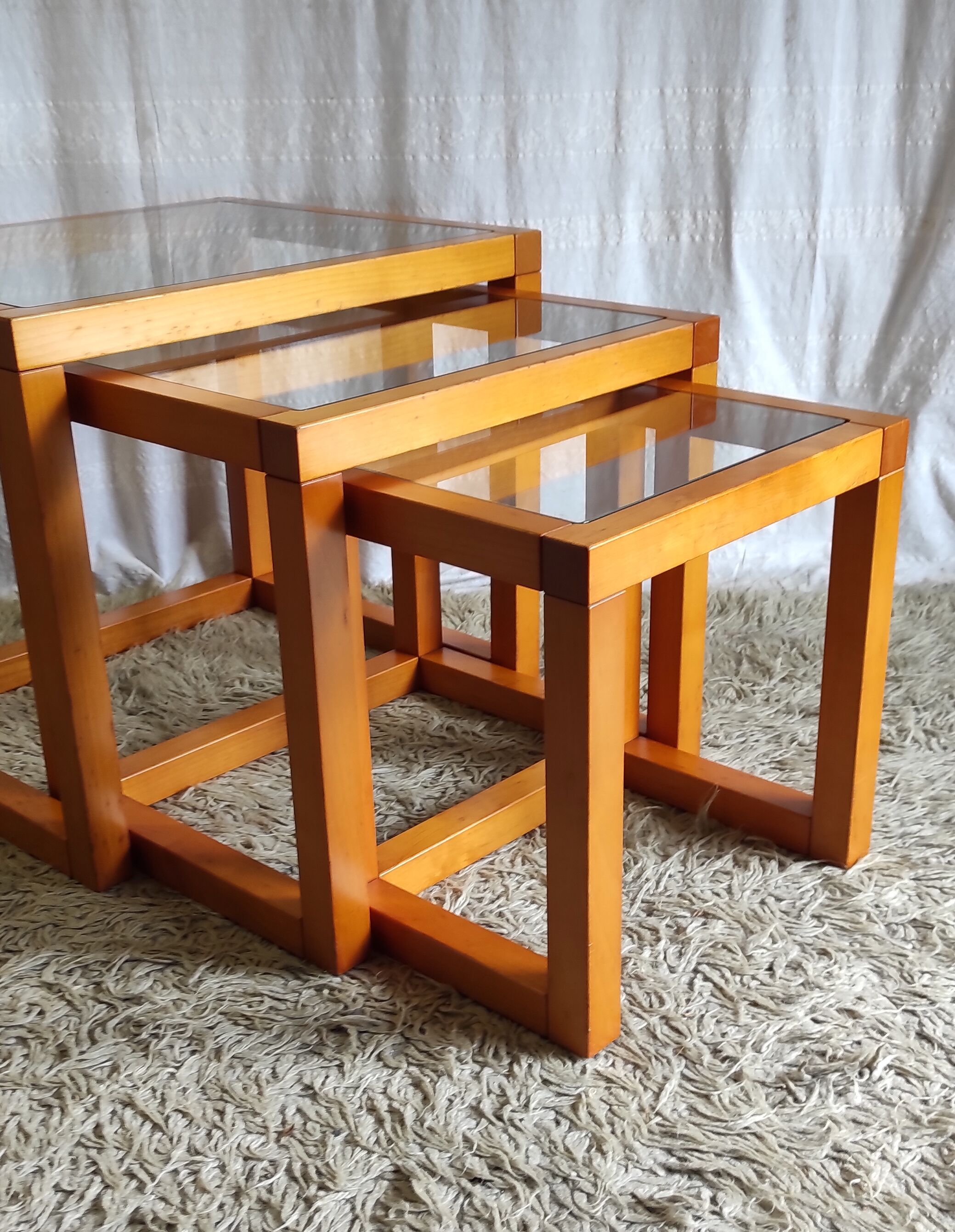 Nesting tables in solid wood and glass – 70s