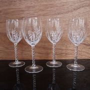 Ensemble de 4 verres à vin blanc vintage en cristal gravé