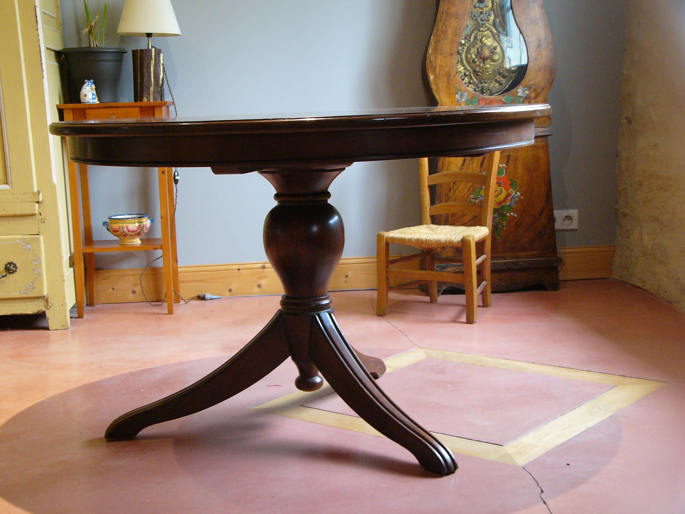 Dining room table