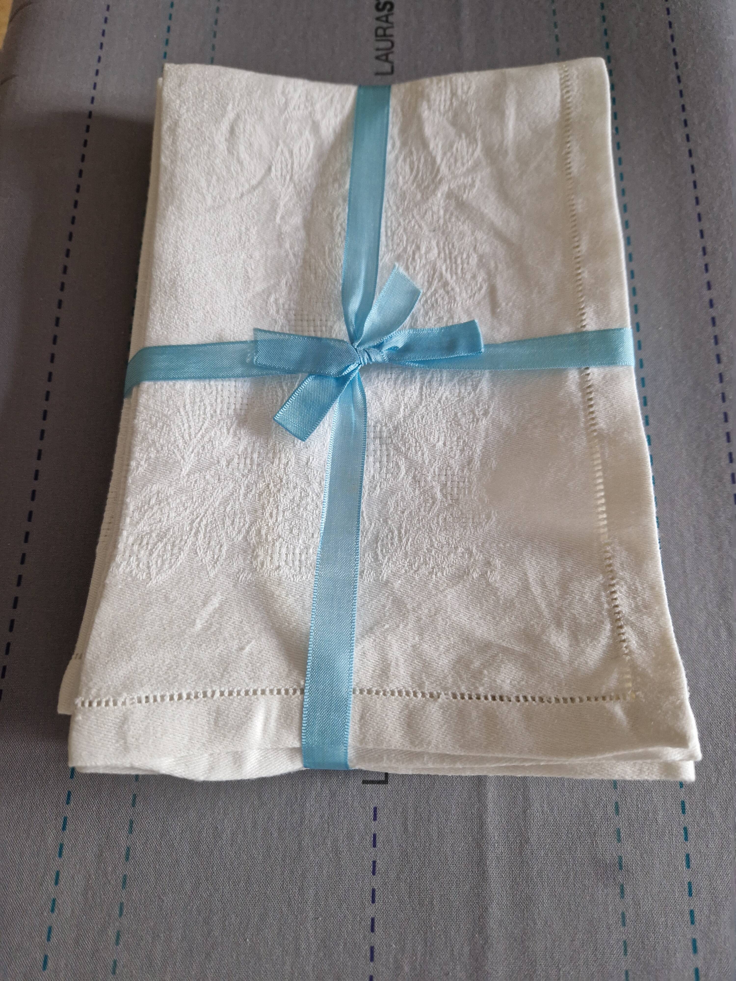 10 white damask cotton napkins