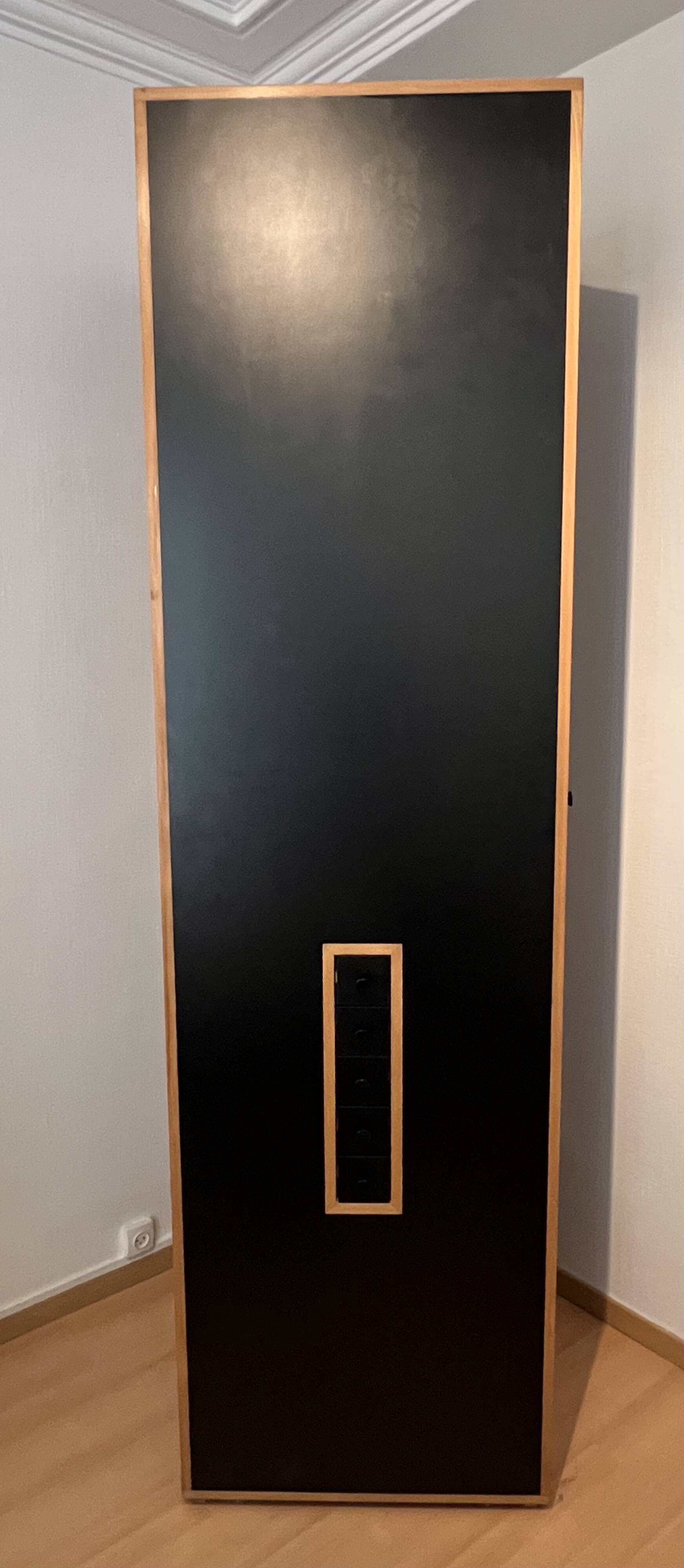 Shelf, freestanding rotating bookcase