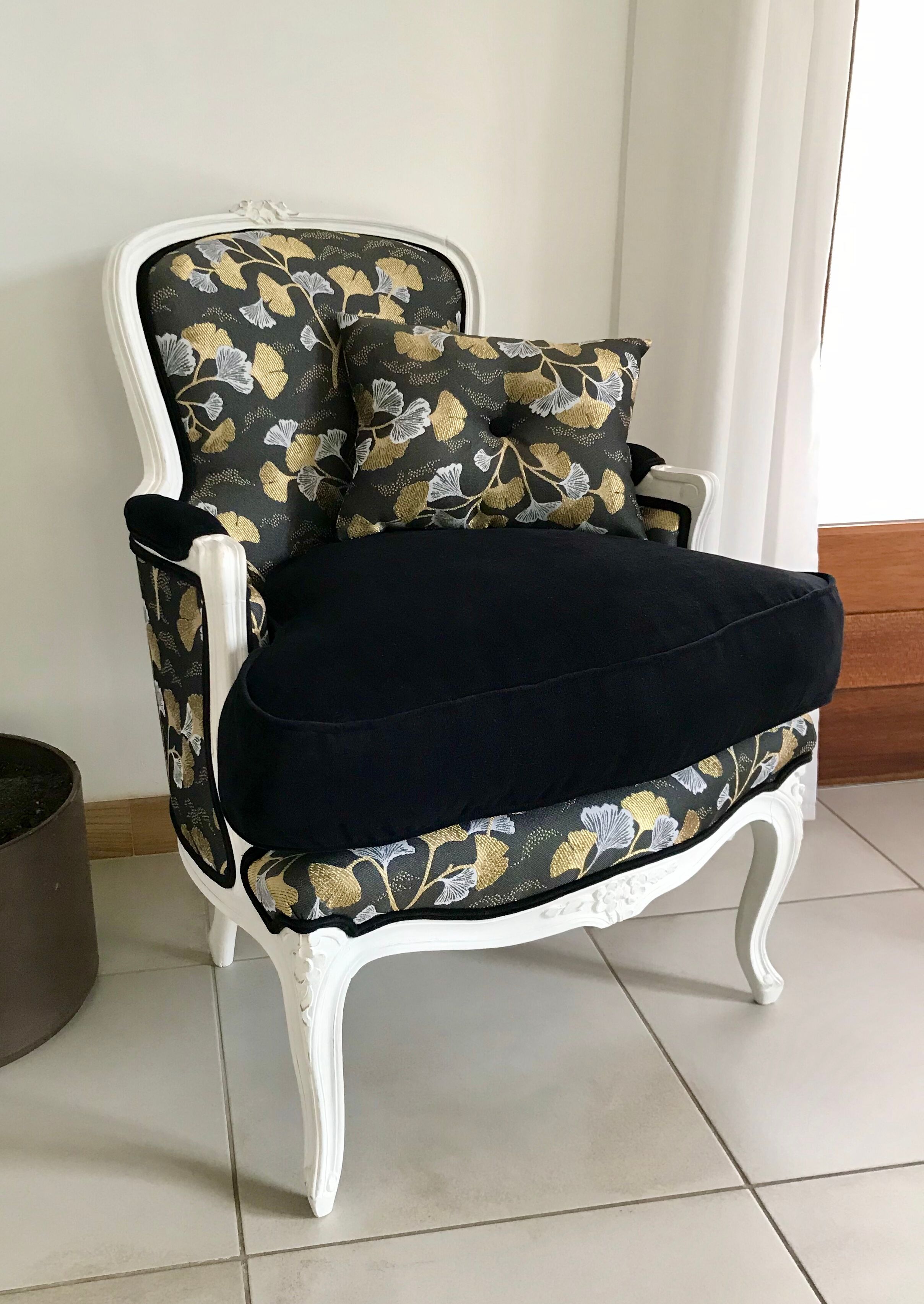 Old shepherdess armchair