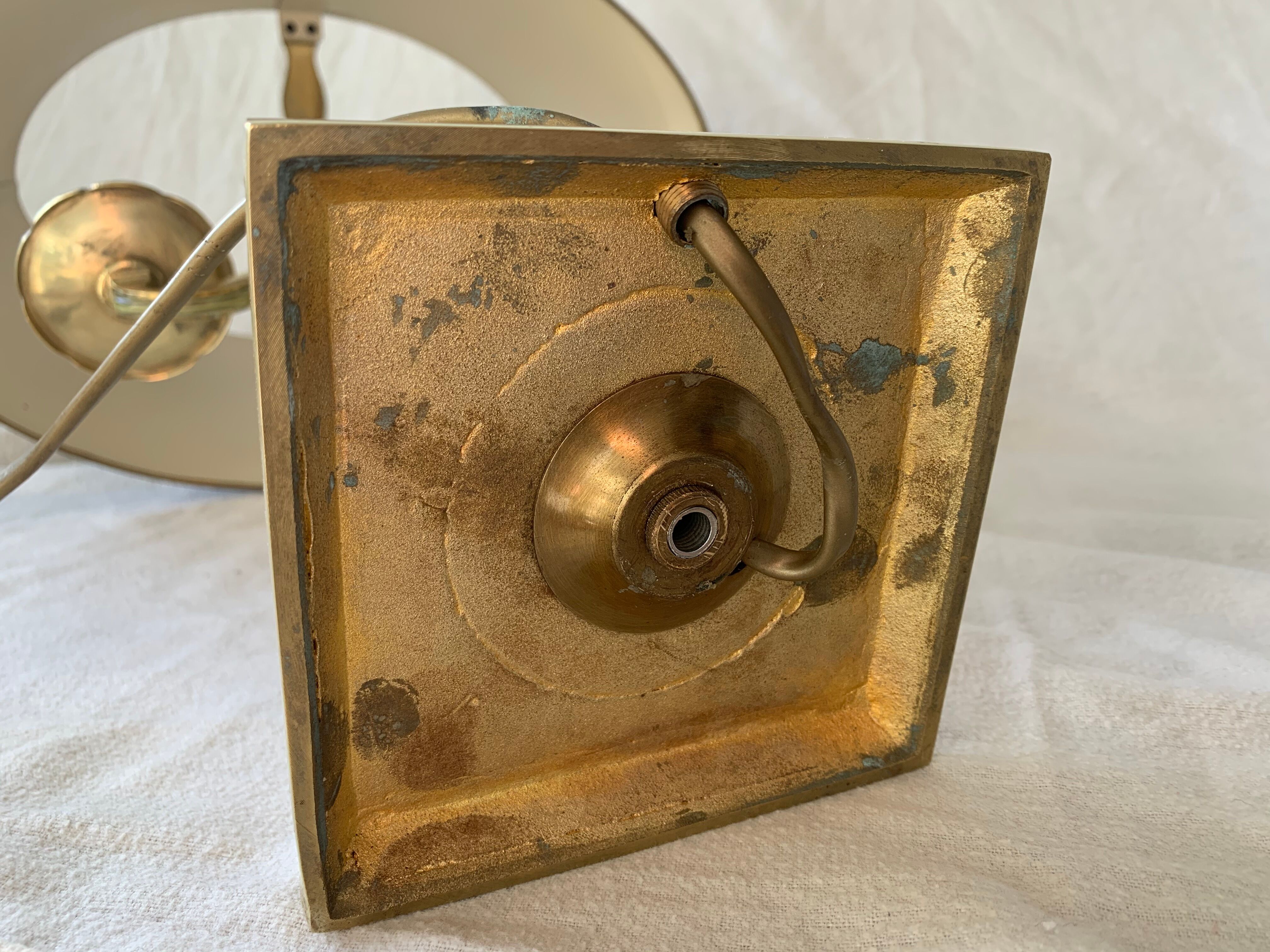 Lucien Gau's gilded bronze water bottle lamp Directoire style, 20th century