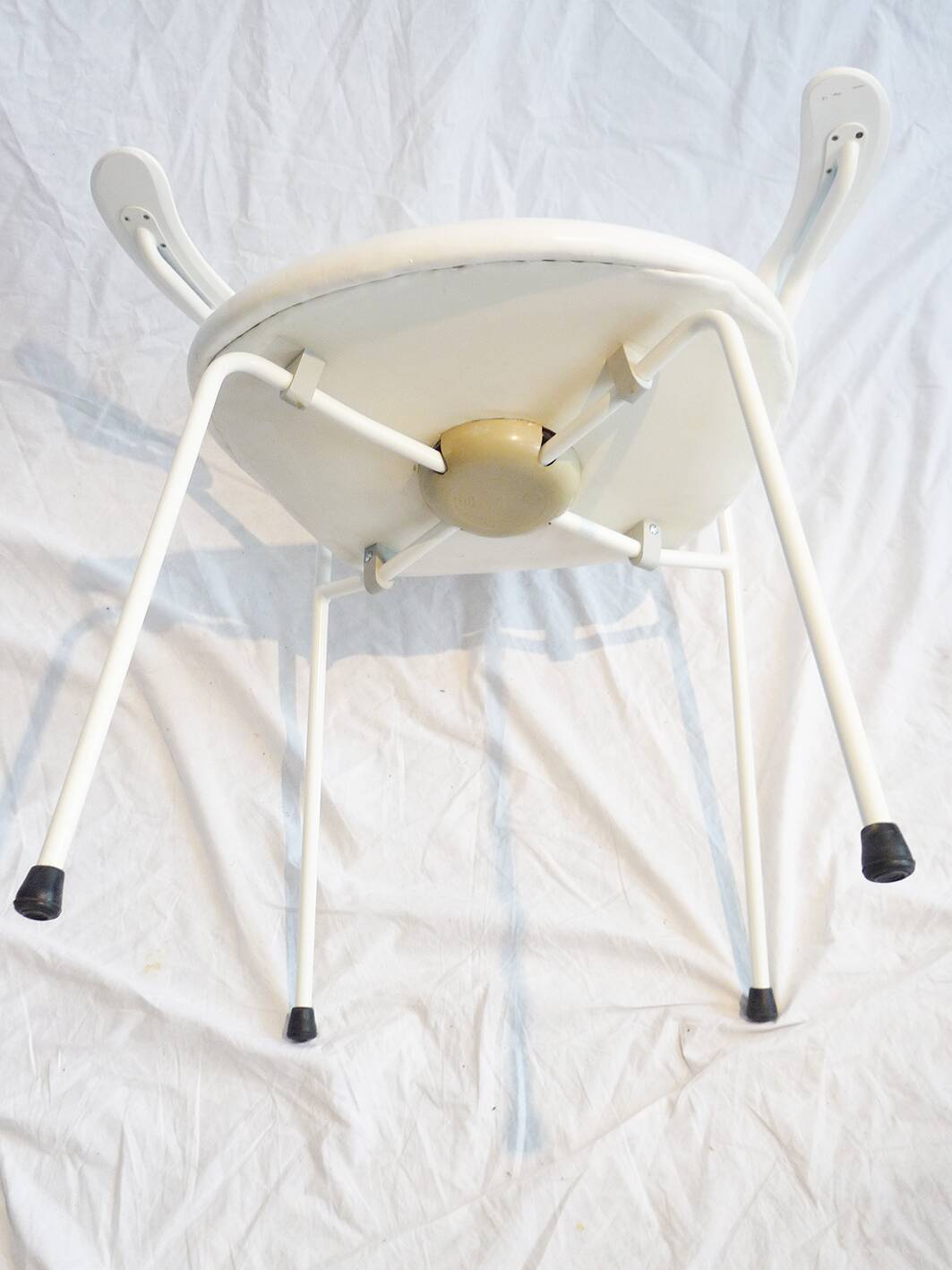 Chair Mod. 3207 Arne Jacobsen white leather