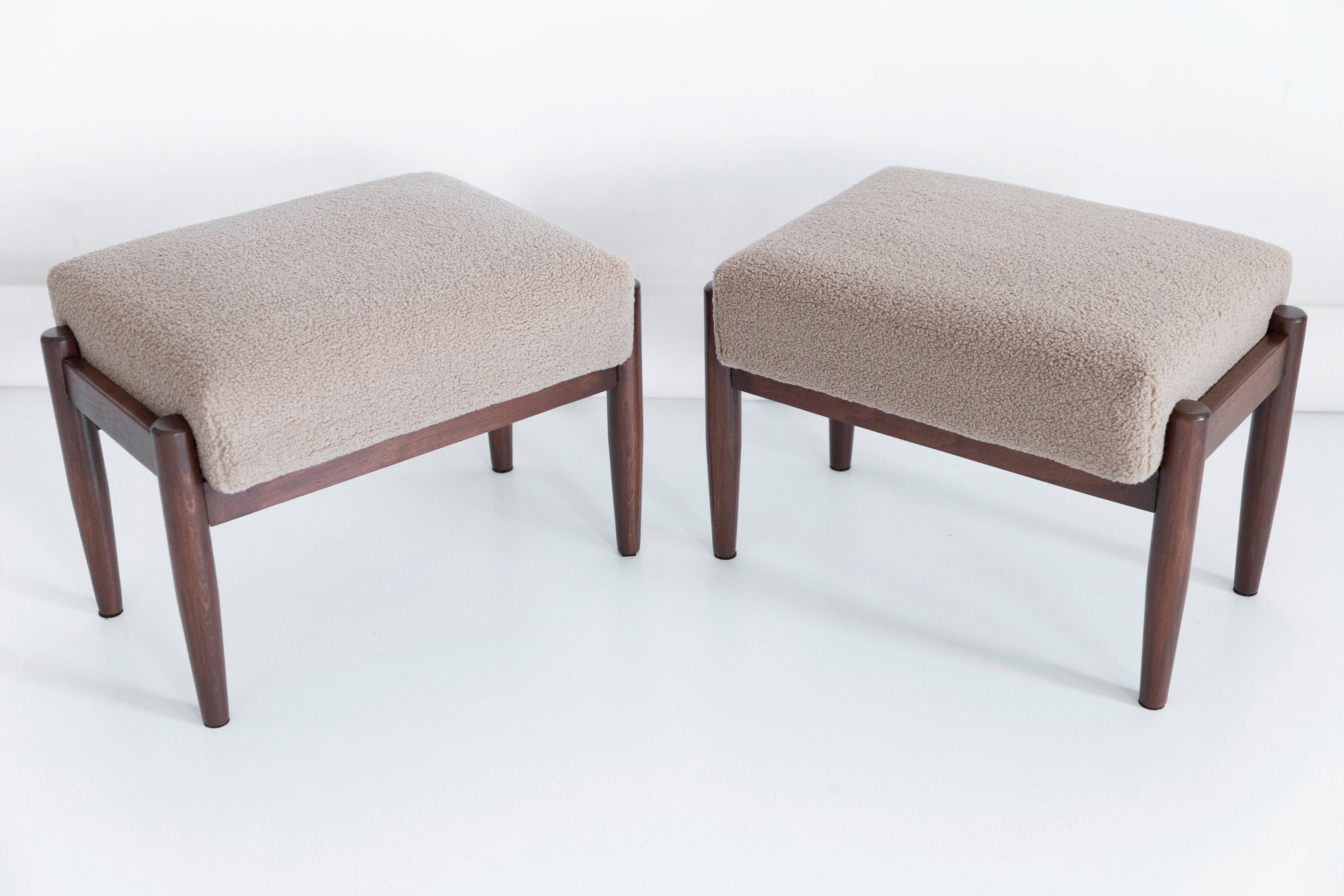 Set of two vintage camel bouclé stools, Edmund Homa, 1960s.