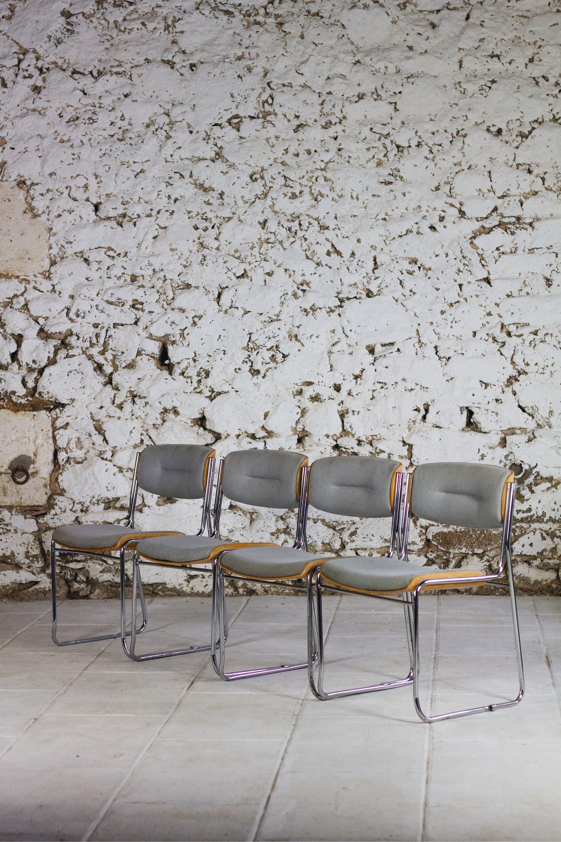 4 conference chairs from La Sorbonne, 1970