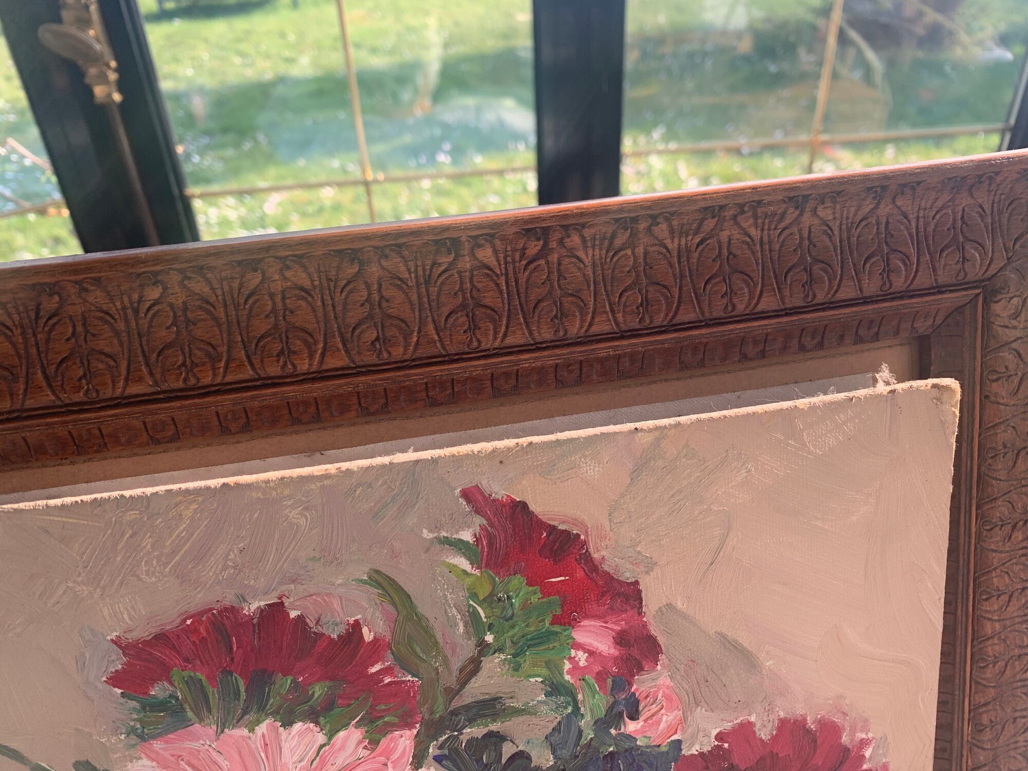 Painting the bouquet of Daisies signed Renée VAsse, old frame
