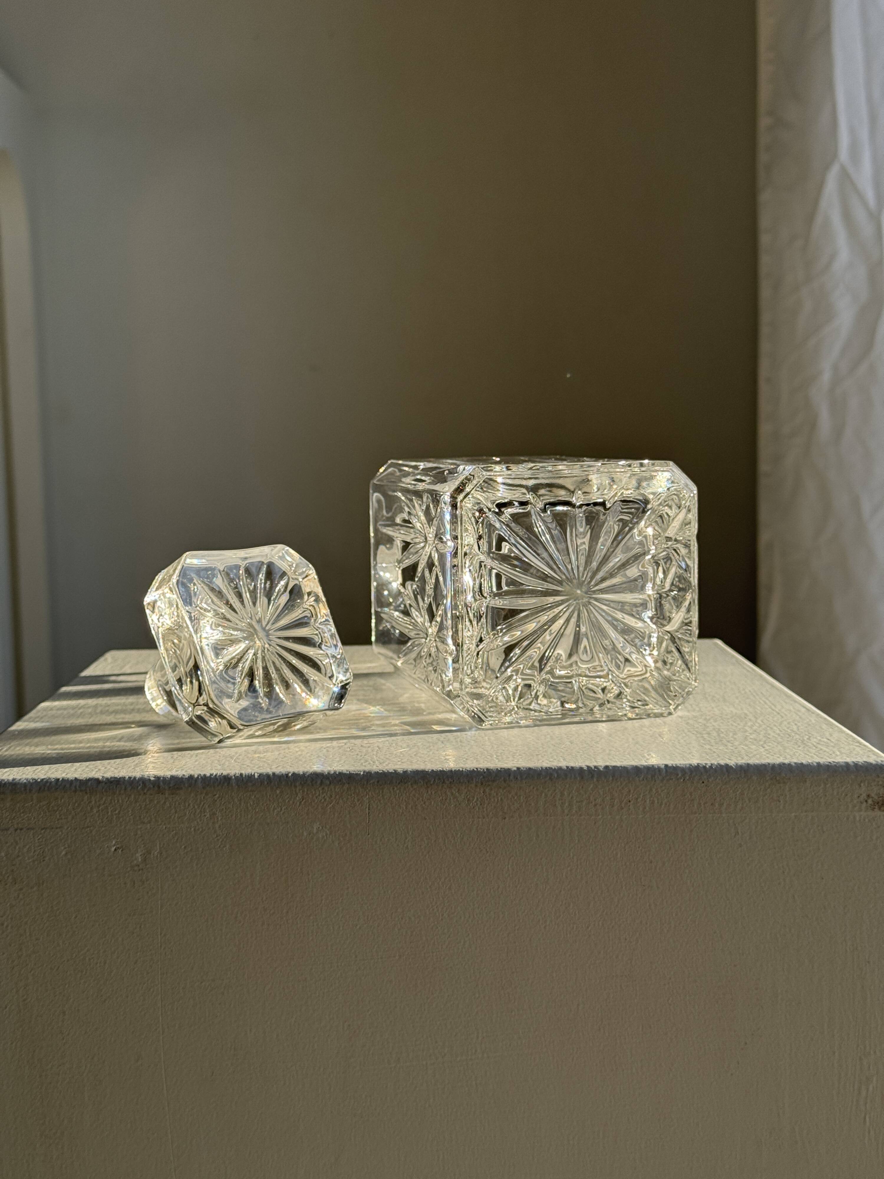 Carafe à whisky motifs pointes de diamant en cristal H23