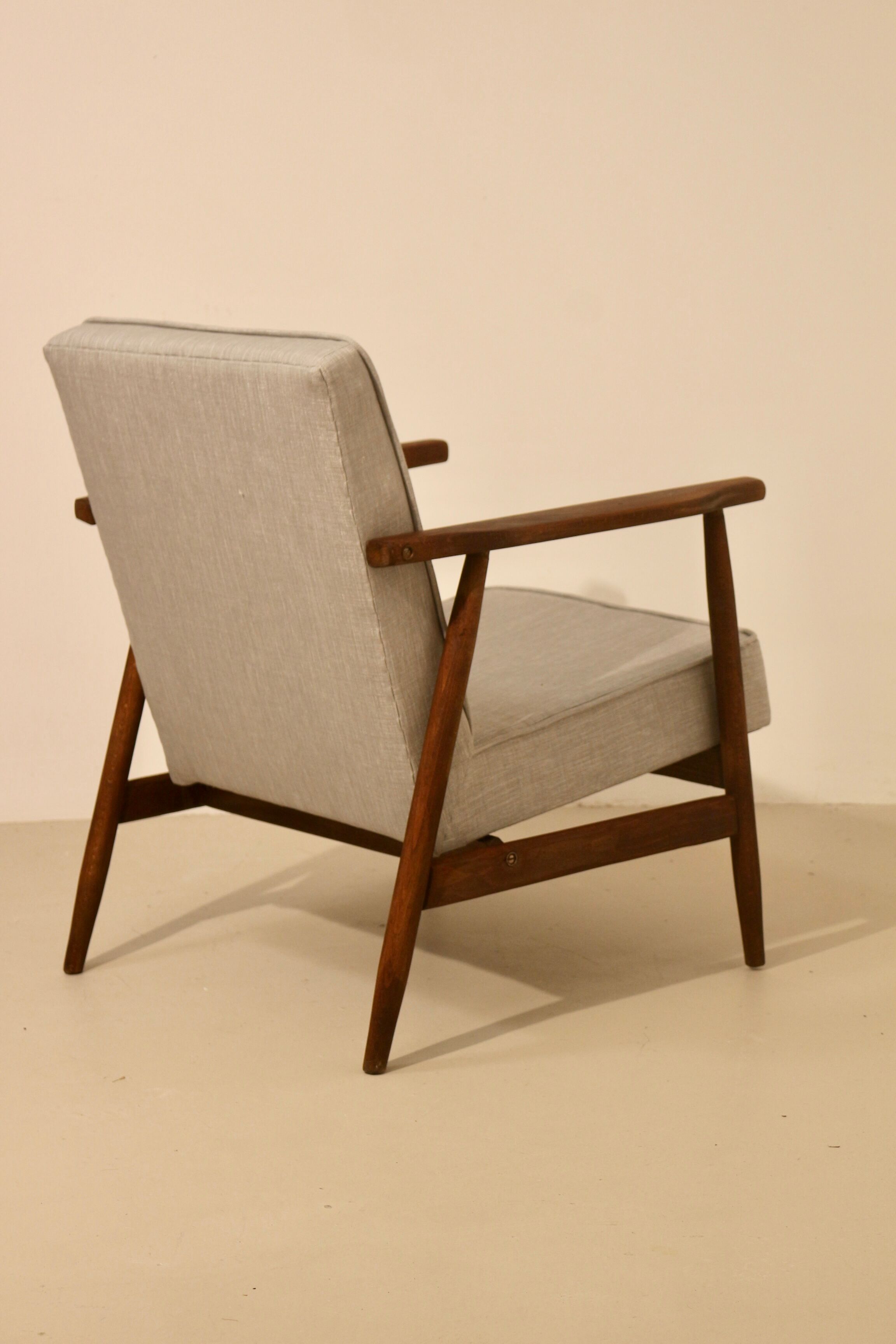 Fauteuil Henryk Lis 300-190 années 1970. Ref Mia