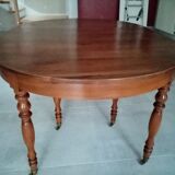 Table in walnut