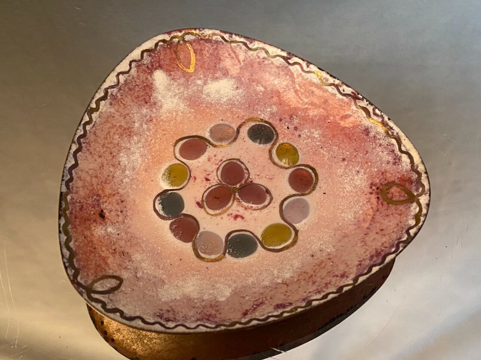 Enamelled enamel cup on copper