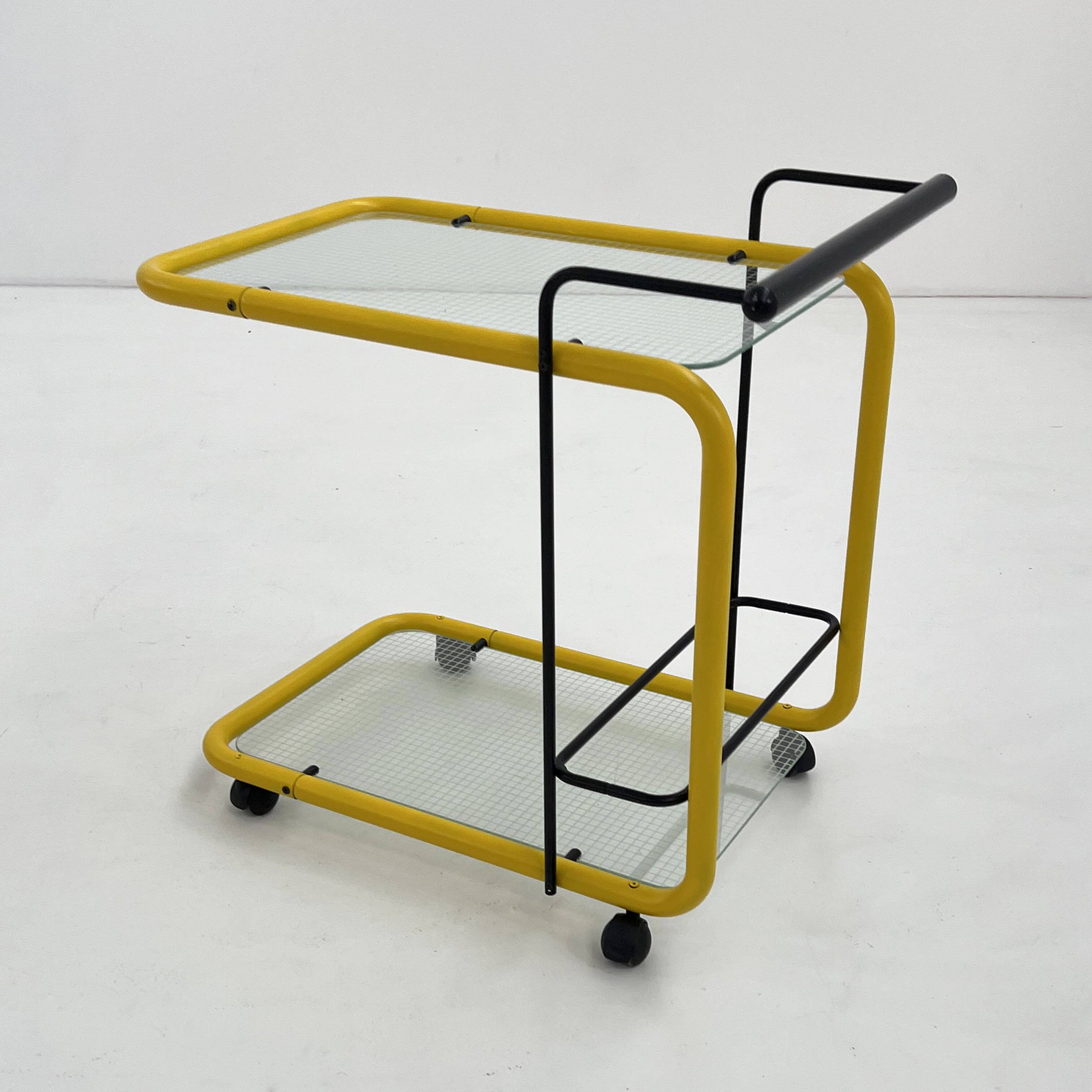 Desserte postmoderne noire et jaune en métal et verre, 1980