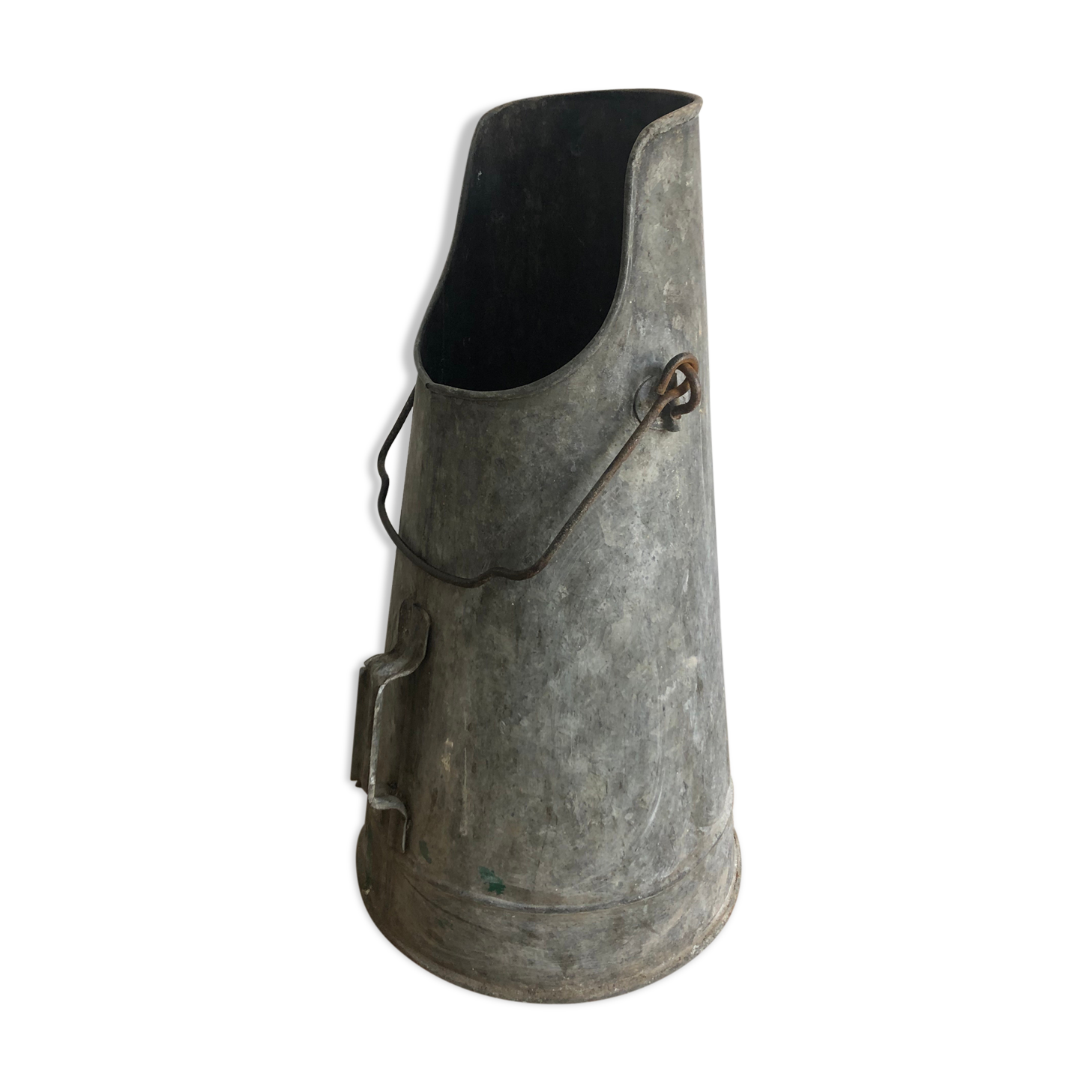 Old coal bucket, zinc