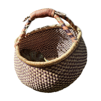 Straw basket, white and black