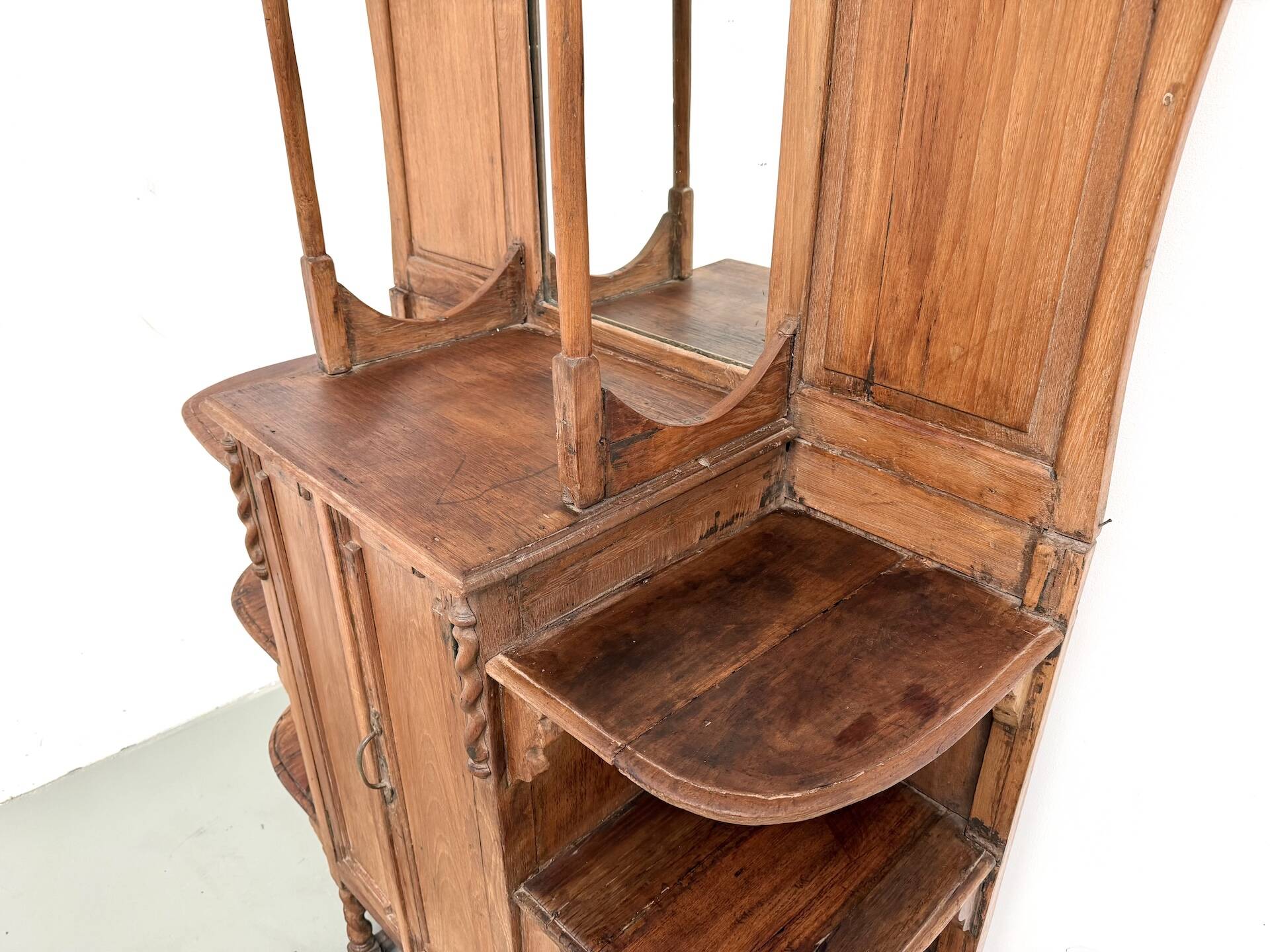 Popular Art cabinet sideboard, 1900