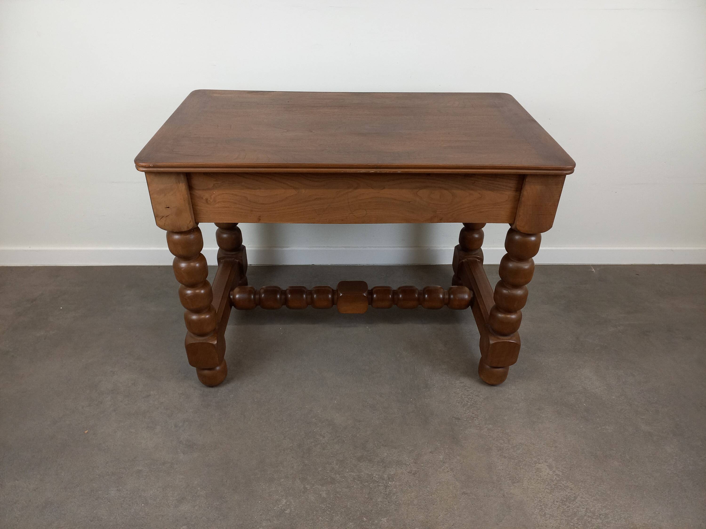 Bureau brutaliste