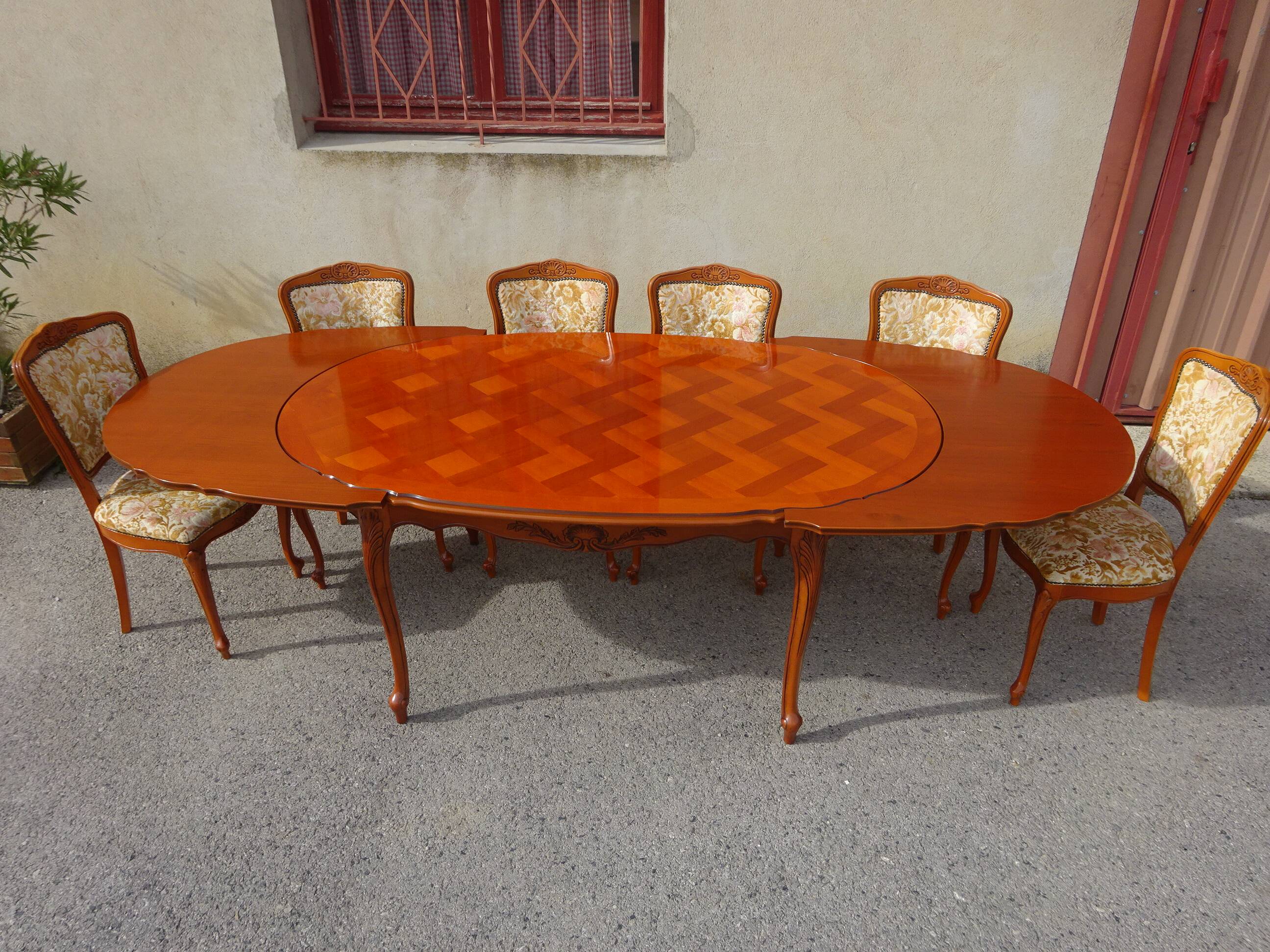 Table ovale avec rallonges, style Louis XV