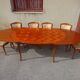 Table ovale avec rallonges, style Louis XV